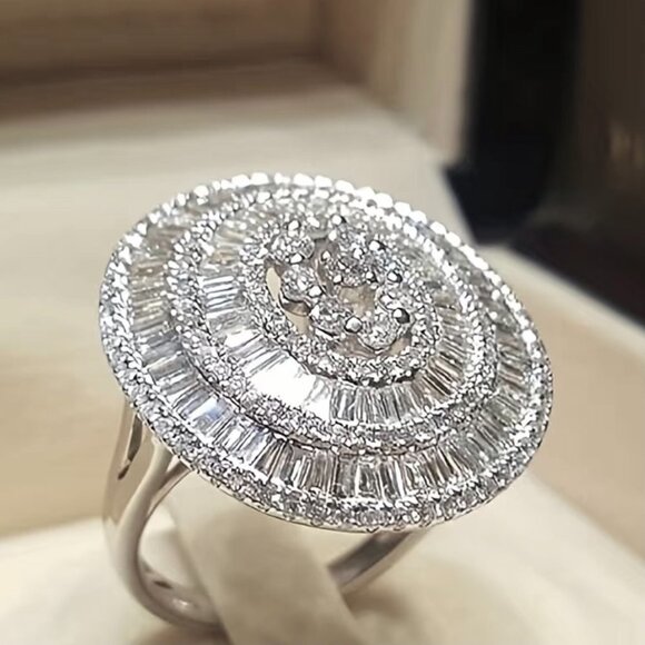 Stunning Silver Cubic Zirconia Multi Stone Fashion Ring - Picture 2 of 4